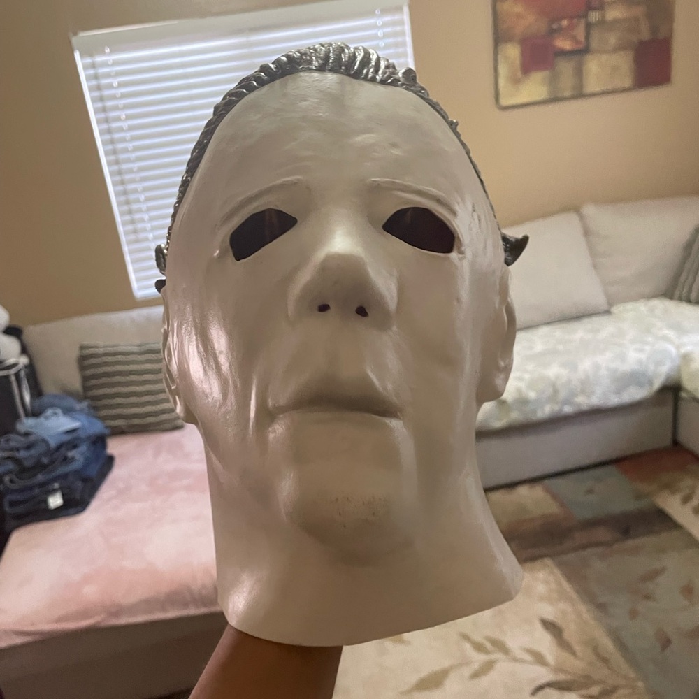 Spirit White Face Mask Michael